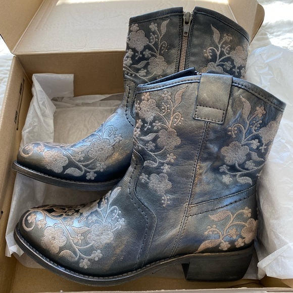 Taos Footwear Shoes - Taos Leather Ankle Boots 38